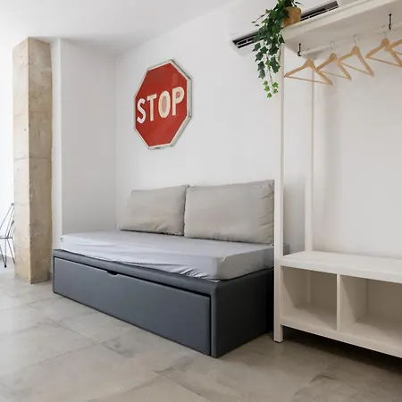 New Flats 3 バレンシア